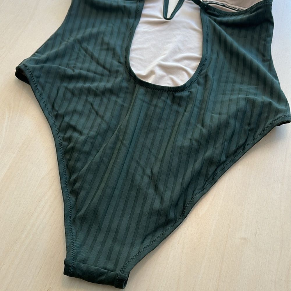Shade & Shore • large • swimsuit • hunter green • like new • A-1761 - Picture 10 of 13